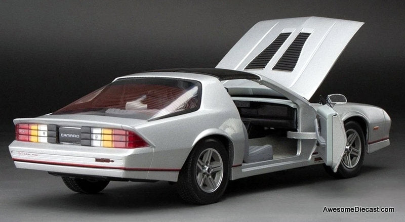 1985 Chevrolet Camaro IROC-Z, Silver 1:18 Diecast Model Car by Sun Star