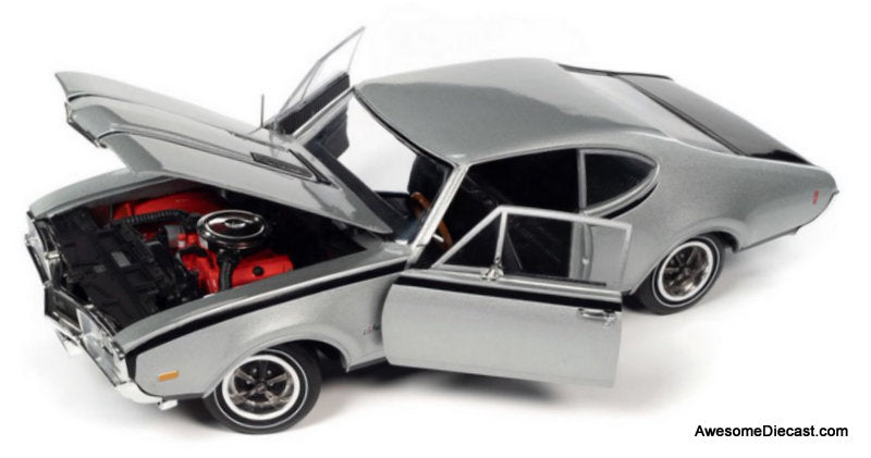 1968 Oldsmobile Cutlass Hurst, Silver (Black Interior) 1:18 Diecast Model Car by Auto World