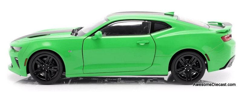 2017 Chevrolet Camaro SS, Green 1:18 Diecast Model Car by Auto World