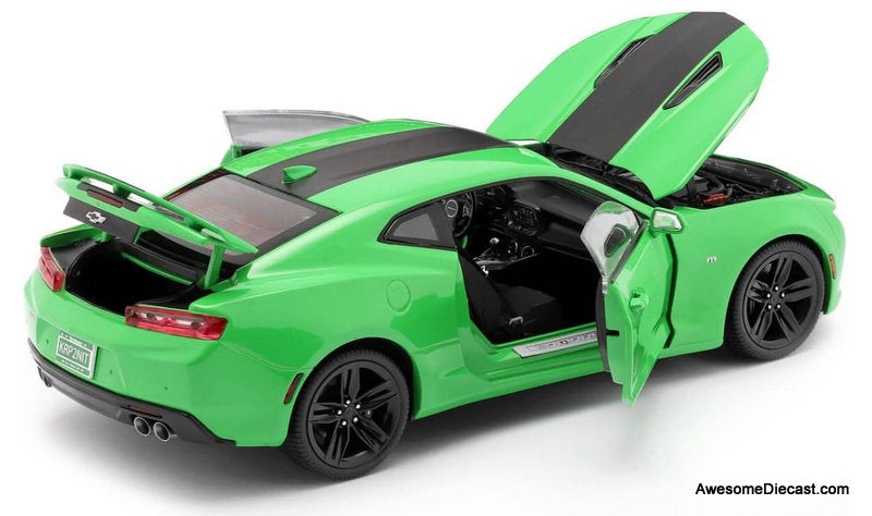 2017 Chevrolet Camaro SS, Green 1:18 Diecast Model Car by Auto World