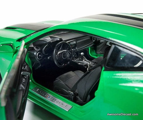 2017 Chevrolet Camaro SS, Green 1:18 Diecast Model Car by Auto World
