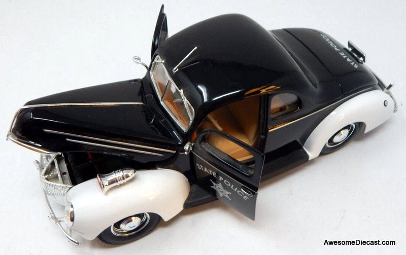 1939 Ford Deluxe, State Police Car 1:18 Diecast Model Car by Maisto