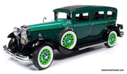 1931 Peerless Master 8 Sedan, Dark Green 1:18 Diecast Model Car by Auto World