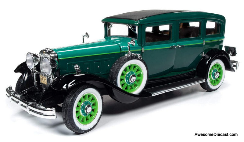 1931 Peerless Master 8 Sedan, Dark Green 1:18 Diecast Model Car by Auto World