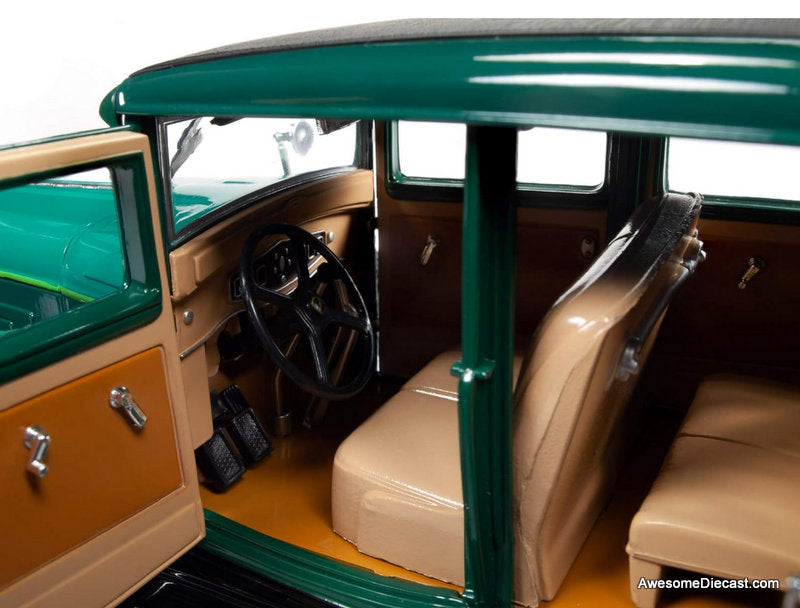 1931 Peerless Master 8 Sedan, Dark Green 1:18 Diecast Model Car by Auto World