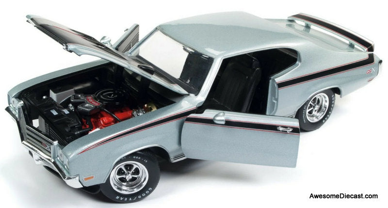 1971 Buick GSX, Light Gray Metallic 1:18 Diecast Model Car by Auto World