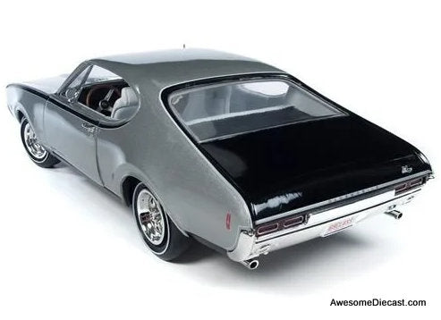 1968 Oldsmobile Cutlass Hurst, Silver (White Interior) 1:18 Diecast Model Car by Auto World