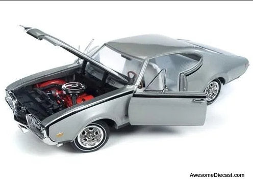 1968 Oldsmobile Cutlass Hurst, Silver (White Interior) 1:18 Diecast Model Car by Auto World