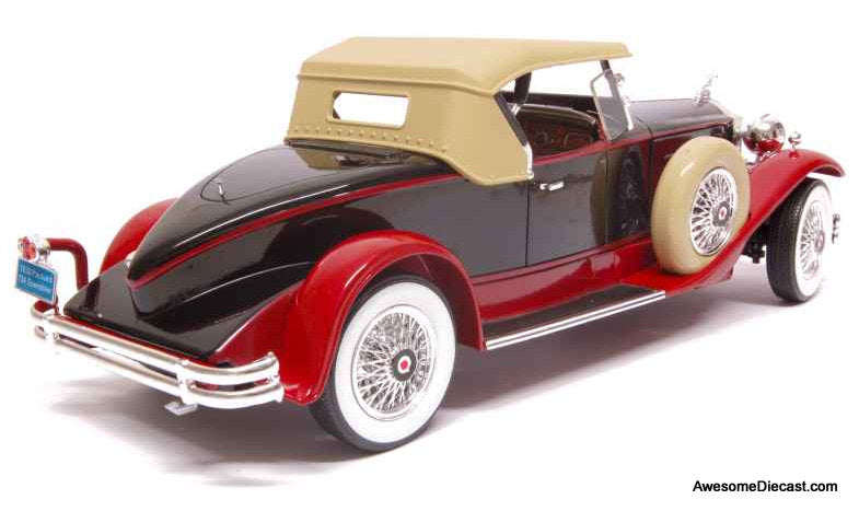 1930 Packard Boattail Speedster, Black/Red 1:18 Diecast model Car by Road Signature