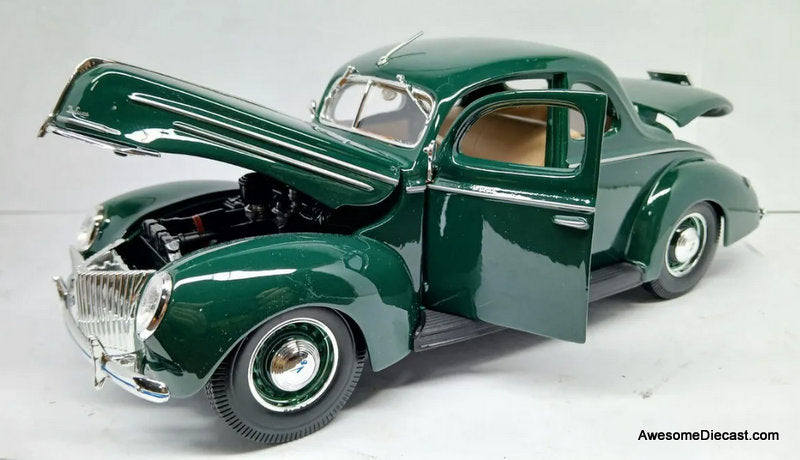 1939 Ford Deluxe, Green 1:18 Diecast Model Car by Maisto