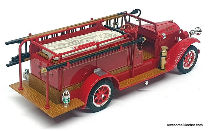 1928 REO Fire Truck 1:32 Diecast Model Fire Truck by Signature Models