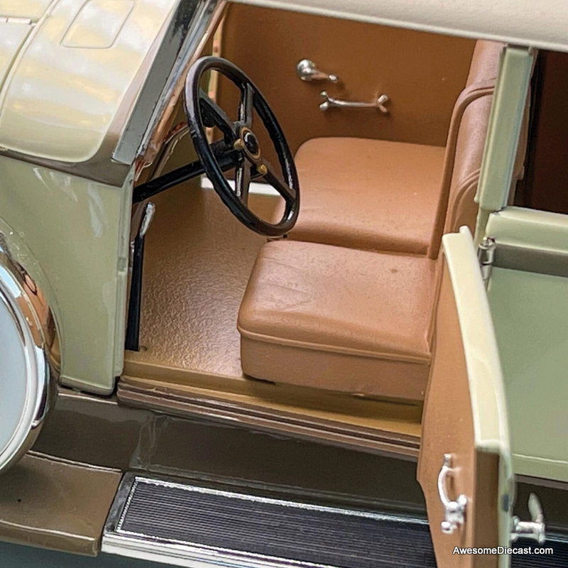 1930 Packard Eight Brewster, Tan/Coffee Brown 1:18 Diecast Model Car by Signature Models