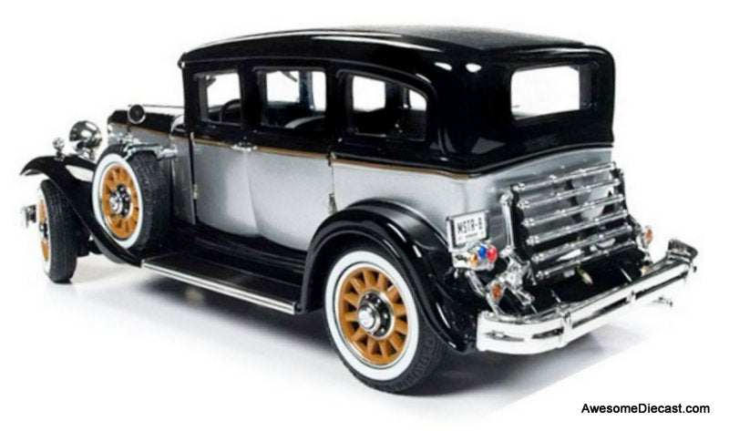 1931 Peerless Master 8 Sedan, Black/Silver 1:18 Diecast Model Car by Auto World