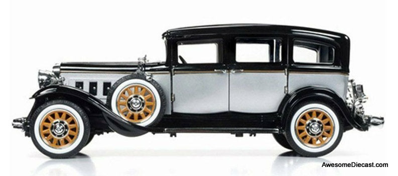 1931 Peerless Master 8 Sedan, Black/Silver 1:18 Diecast Model Car by Auto World