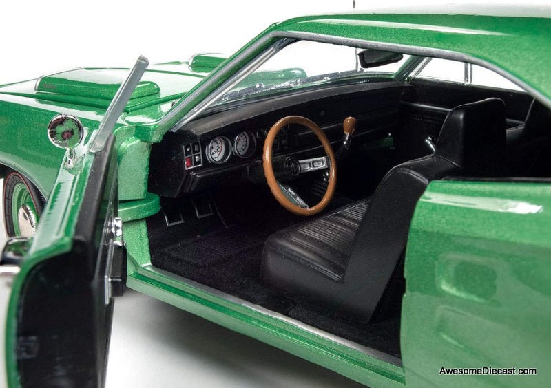 1969 Dodge Super Bee, Metallic Green 1:18 Diecast Model Car by Auto World