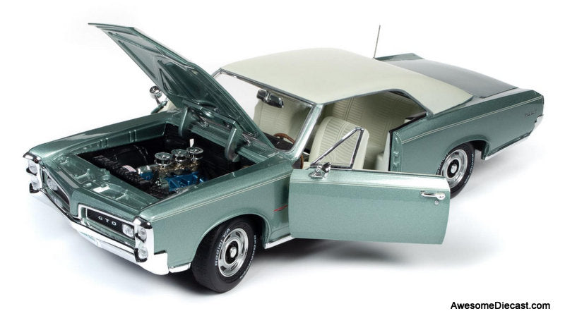 1966 Pontiac GTO, Palmetto Green 1:18 Diecast Model Car by Auto World