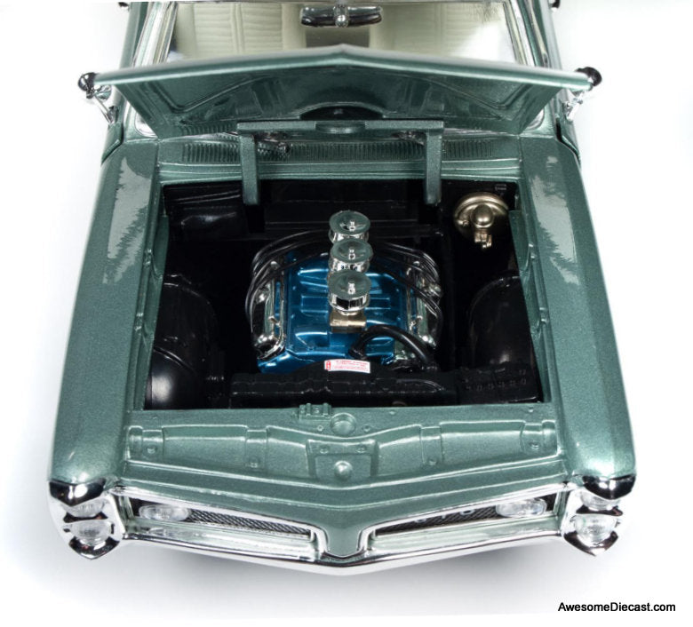1966 Pontiac GTO, Palmetto Green 1:18 Diecast Model Car by Auto World