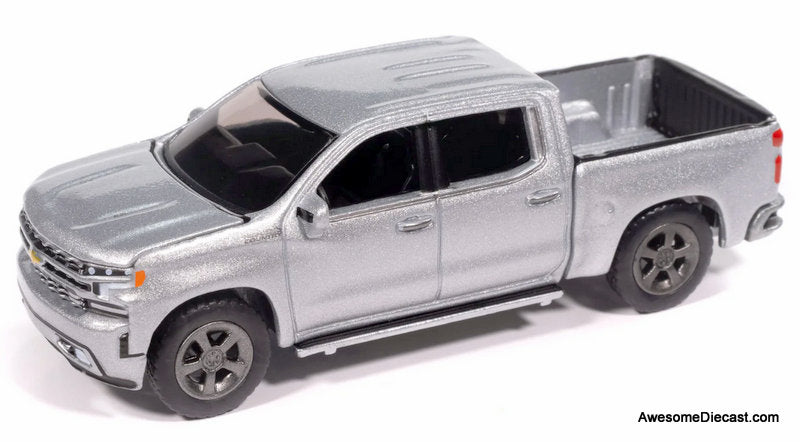 2019 Chevy Silverado High Country Pick-Up, Silver Ice 1:64 Diecast Model Truck by Auto World