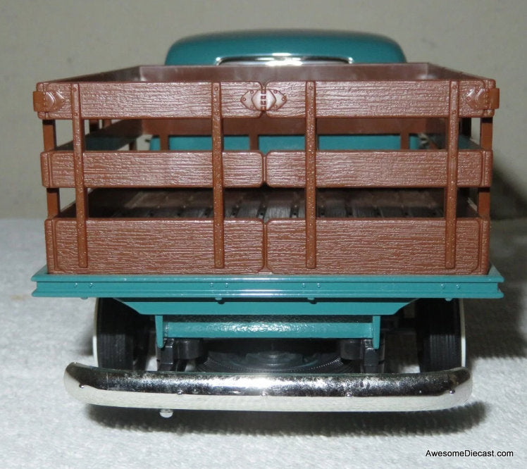 1950 GMC Pick-Up Stake Truck, Green 1:19 Diecast Model Truck by Road Signature