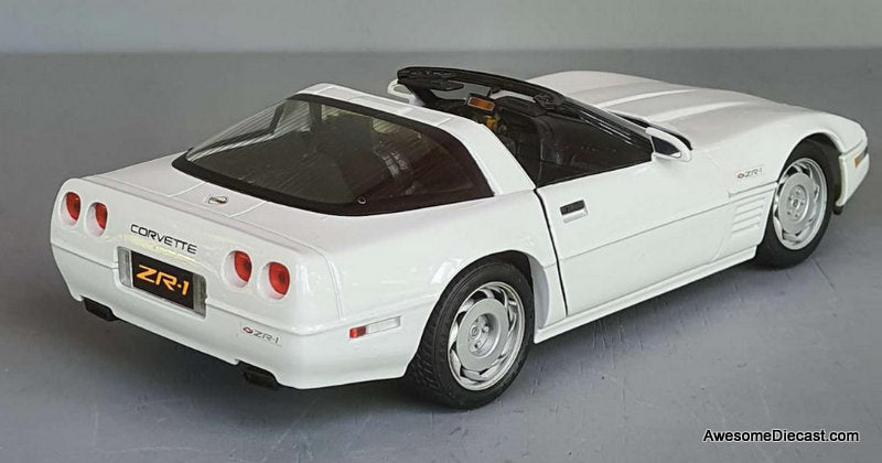 1992 Chevrolet Corvette ZR-1, White 1:18 Diecast Model Car by Maisto