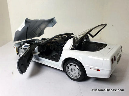 1992 Chevrolet Corvette ZR-1, White 1:18 Diecast Model Car by Maisto