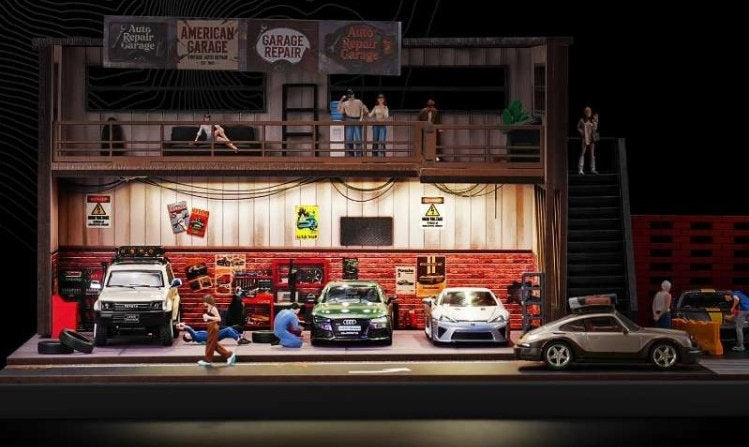 American Style Old Warehouse Repair Shop w/Lighting 1:64 Diorama