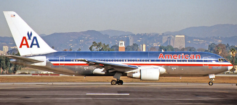 Boeing 767-200 American Airline (Reg #N308AA) 1:400 Diecast Model Plane by Aero Classics