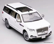Lincoln Navigator SUV, White 1:64 Diecast Model Car by WTX