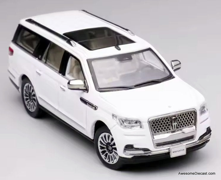 Lincoln Navigator SUV, White 1:64 Diecast Model Car by WTX