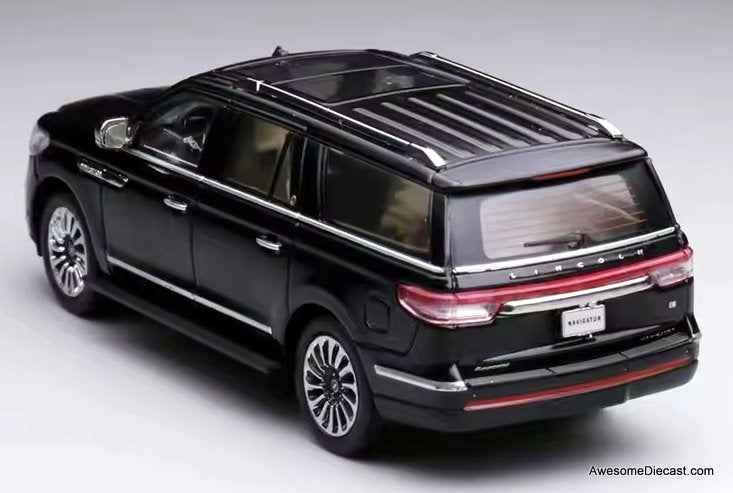 Lincoln Navigator SUV, Black 1:64 Diecast Model Car by WTX