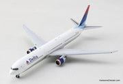 Boeing 767-400ER Delta Airlines (Reg #N829MH) 1:400 Diecast Model Plane by Gemini Jets