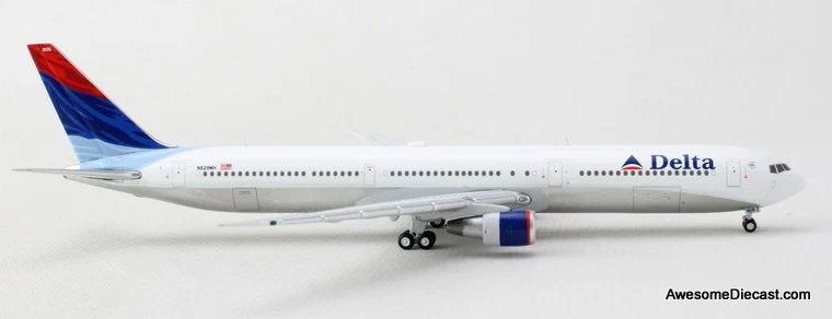 Boeing 767-400ER Delta Airlines (Reg #N829MH) 1:400 Diecast Model Plane by Gemini Jets