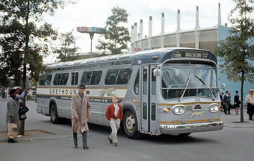 GM SDH-5307 New Look Suburban Bus 1:87 Deluxe Version by Rapido Greyhound 1964 N.Y. World's Fair