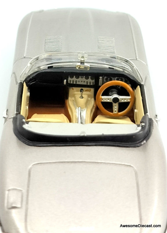 Kyosho 1:43 Jaguar E-Type Roadster, Silver