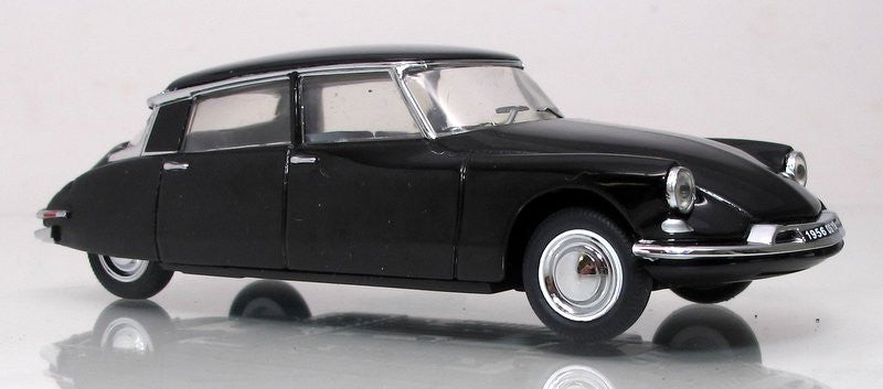 1956 Citroen DS19, Black 1:43 Diecast Model Car by Vitesse