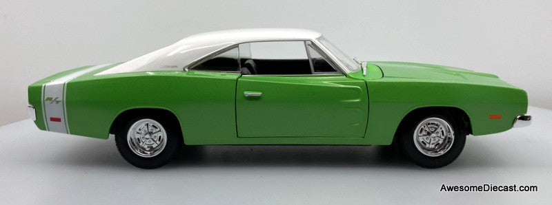 1969 Dodge Charger R/T, Metallic Green/White 1:18 Diecast Model Car by Maisto
