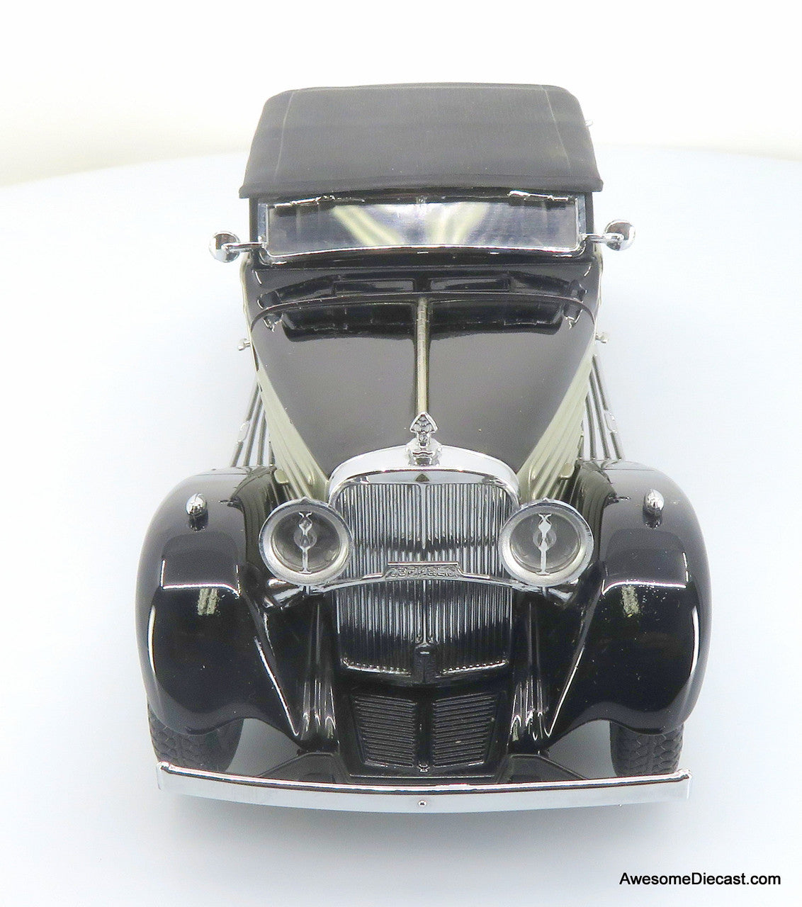 1939 Maybach Zeppelin, Black/Silver 1:24 Diecast Replica by Franklin Mint