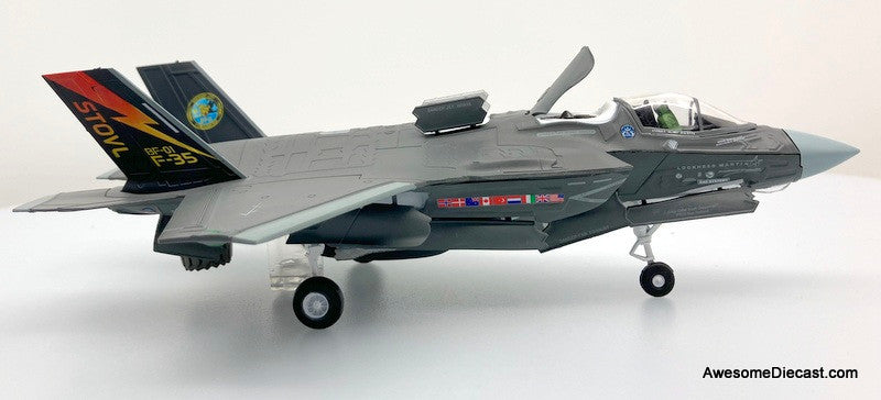 Flight Deck Models 1:72 Lockheed Martin F-35B Lightning 11: US Navy 2009, Air Test And Evaluation Squadron 23 "Salty Dogs"