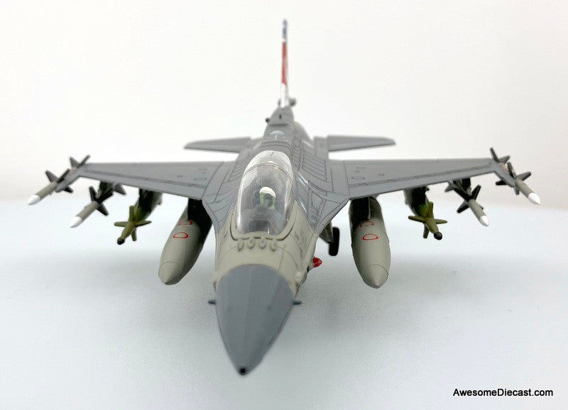 Flight Deck Models 1:72 General Dynamics F-16D Fighting Falcon: 425th Fighter Squadron (Best Of Both Worlds)