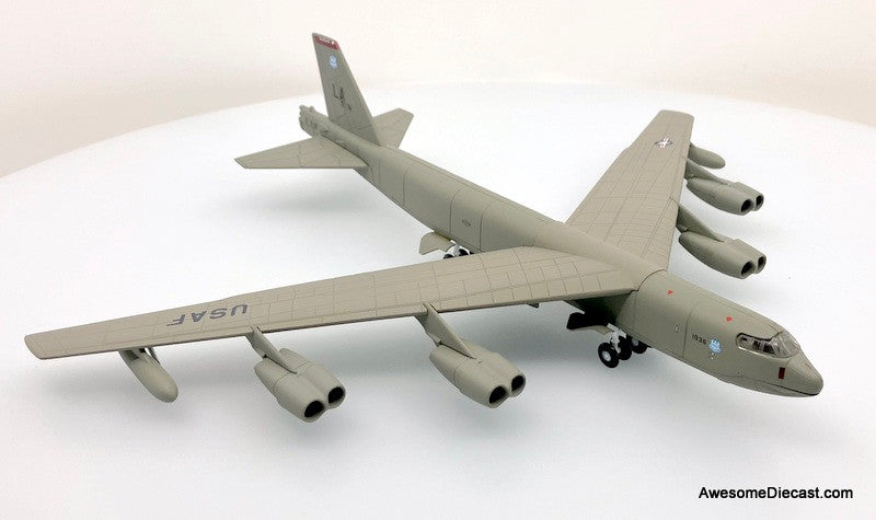 Flight Deck Models 1:200 Boeing B-52 Stratofortress: US Air Force