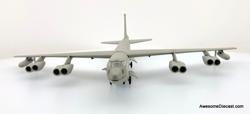 Flight Deck Models 1:200 Boeing B-52 Stratofortress: US Air Force