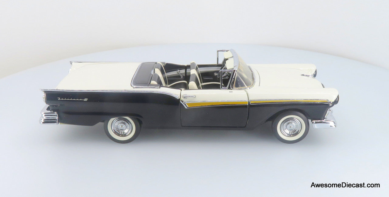 1957 Ford Fairlane 500 Skyliner, Black/White 1:24 Diecast Model Car by Franklin Mint