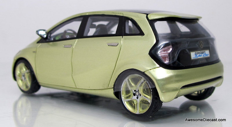 Spark 1:43 2010 Mercedes-Benz Blue Zero Concept