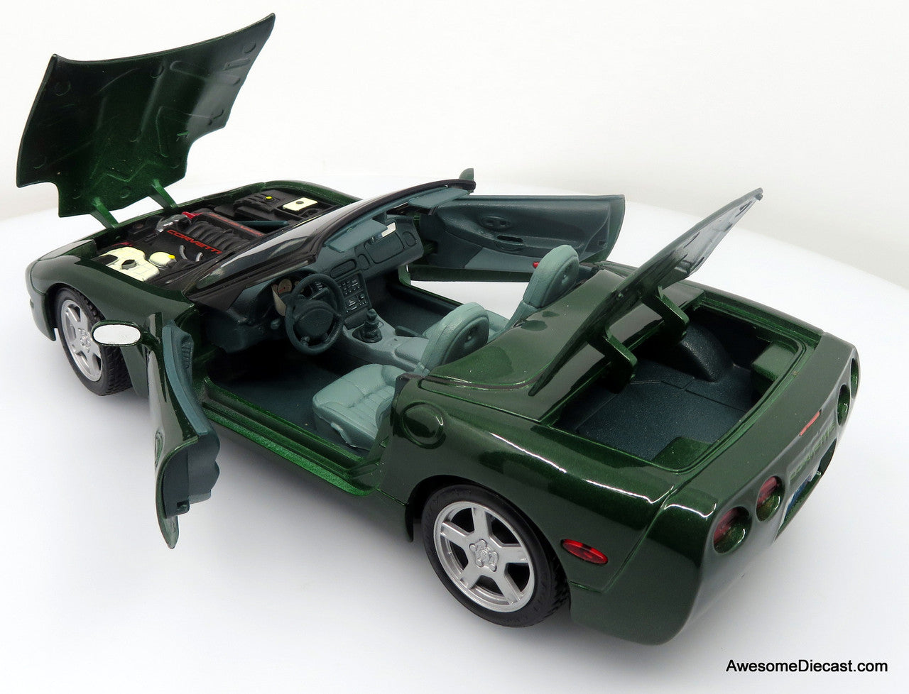 1998 Corvette Convertible, Green 1:18 Diecast Model Car by Maisto