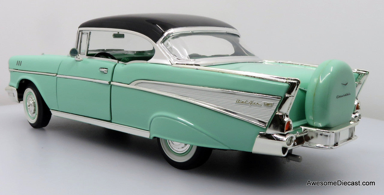 1957 Chevrolet Bel Air, Green 1:18 Diecast Model Car by Road Signature