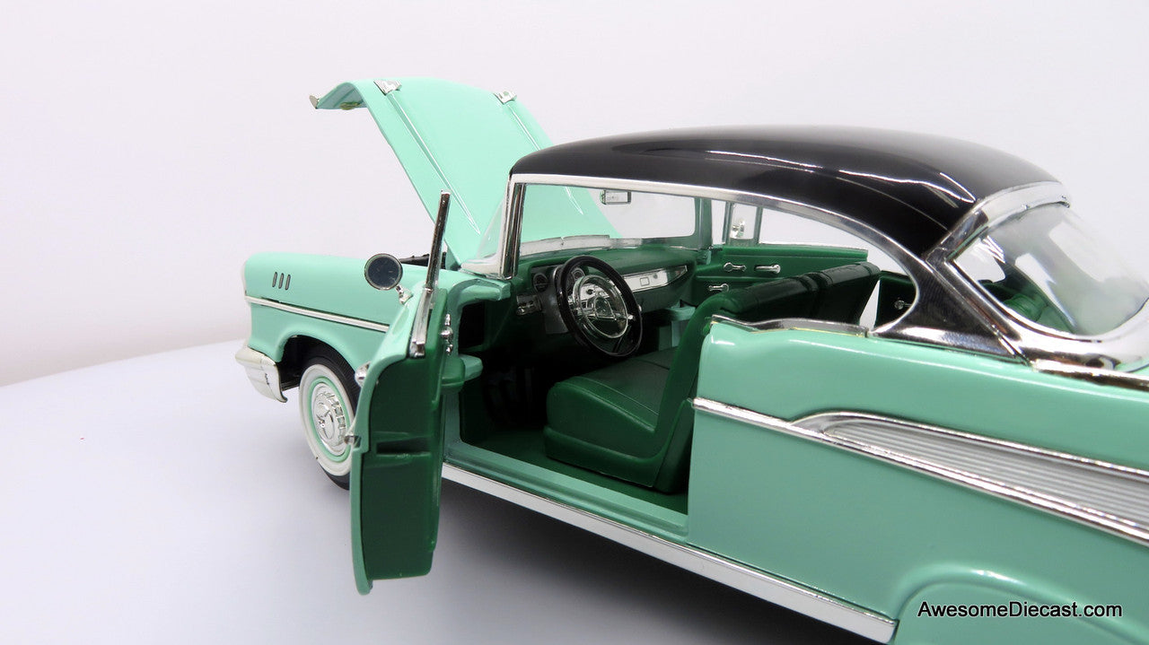 CHEVROLET BEL AIR 1957 1/18 ライトグリーン 1957 Chevrolet Bel Air, Green 1:18 Diecast Model Car by Road