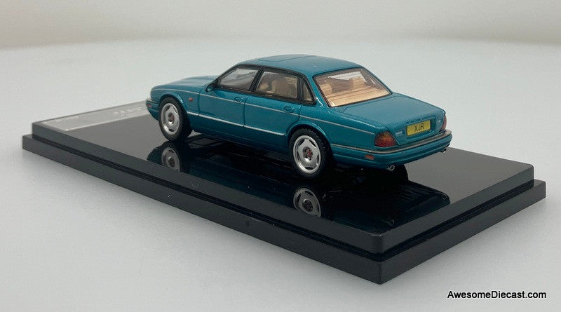 Cult 1/18 ジャガー XJR X300 turqoise 1995 1/18 Cult Scale Model 1995 Jaguar XJR X300 (Turquoise Blue