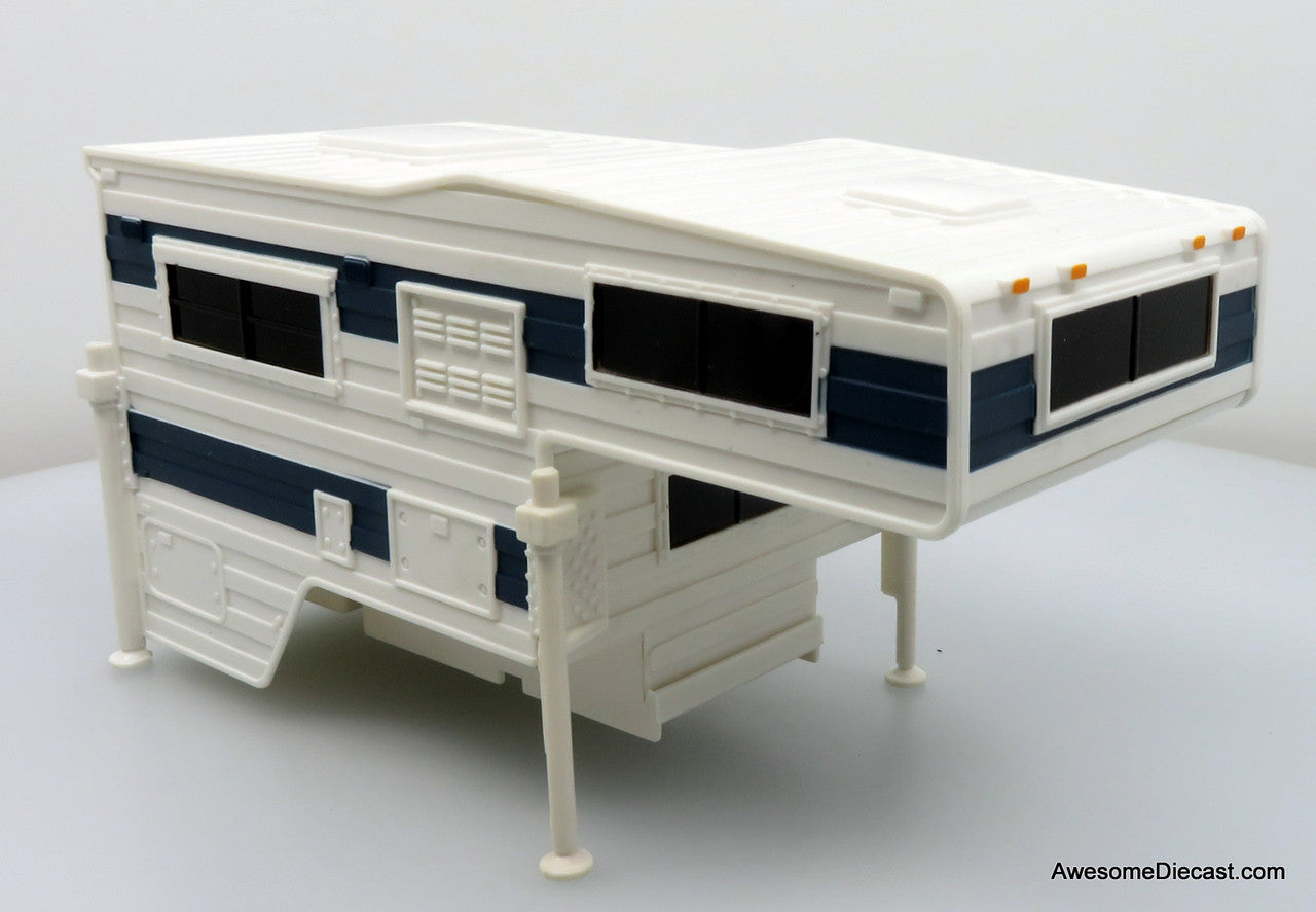 1966 Chevrolet C-10 Fleetside Pick-Up w/ Camper Trailer, 1:24 Diecast Model Vehicle by Motor Max