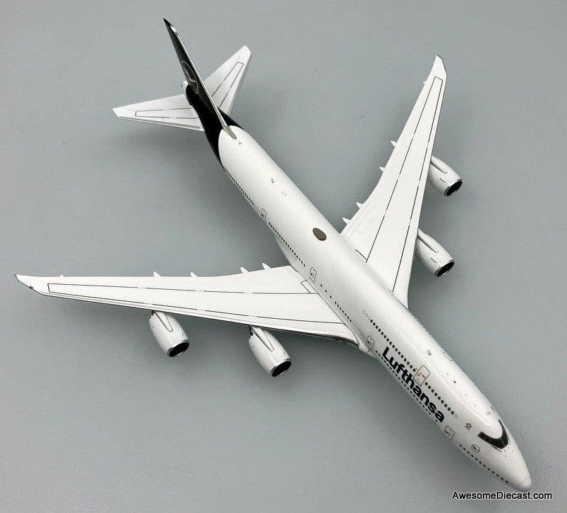 Boeing 747-8: Lufthansa (Reg #D-ABYA) 1:400 Diecast Model Plane by