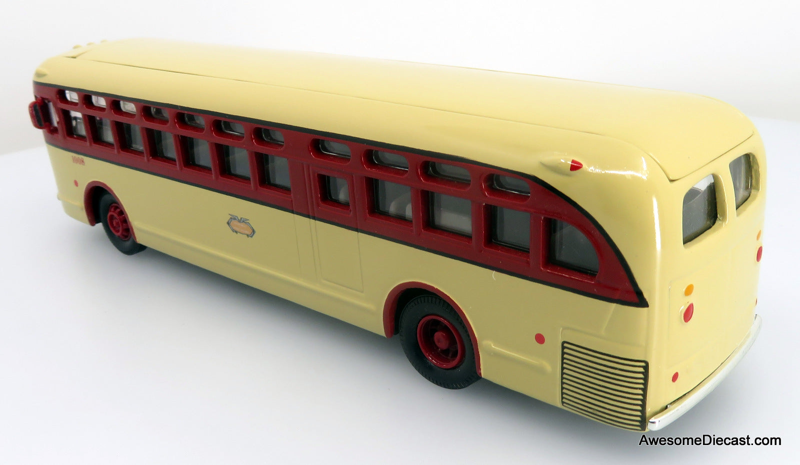 GM 4506 Transit Bus: Detroit Department of Street Railways - 1:50 Diecast Model Bus by Corgi